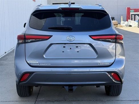 Used 2021 Toyota Highlander Limited image 5