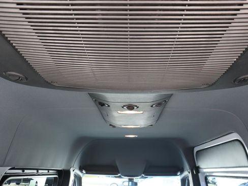 Used 2019 Mercedes-Benz Sprinter 2500 image 27