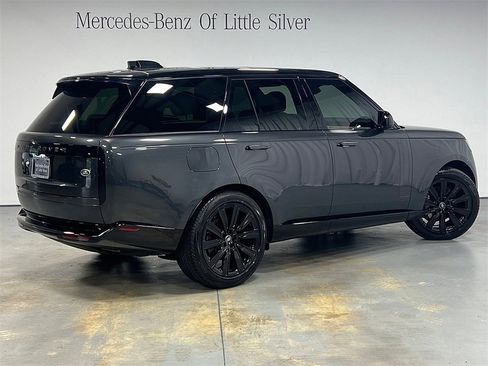 Used 2023 Land Rover Range Rover SE image 6