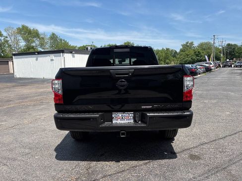 Used 2018 Nissan Titan SV w/ SV Convenience Package AWD/4WD image 4