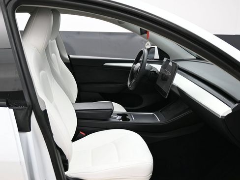 Used 2023 Tesla Model Y Performance AWD/4WD image 39