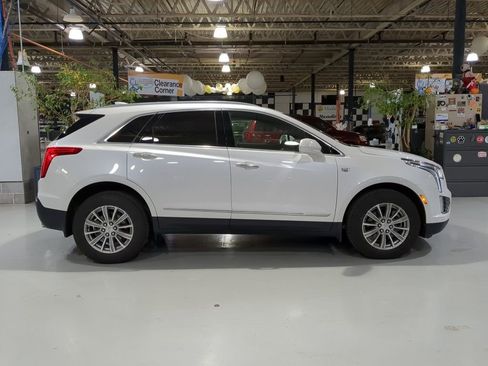 Used 2017 Cadillac XT5 Luxury w/ Driver Awareness Package image 4