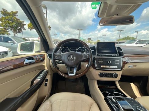 Used 2017 Mercedes-Benz GLS 450 4MATIC image 4