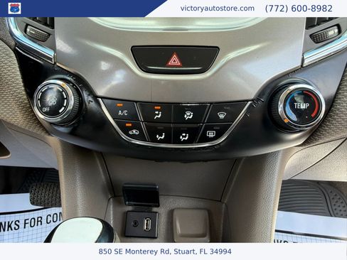 Used 2017 Chevrolet Cruze LT FWD image 25