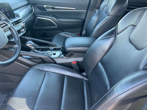 Used 2025 Kia Telluride S AWD/4WD image 10