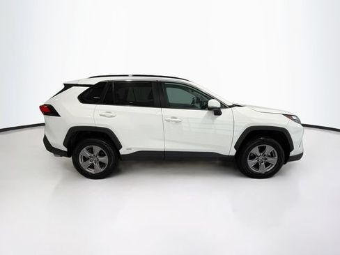 Certified 2022 Toyota RAV4 XLE w/ XLE Grade Weather Package AWD/4WD image 7