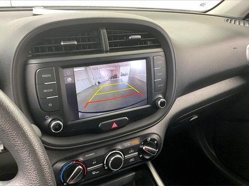 Used 2023 Kia Soul LX w/ LX Technology Package image 27