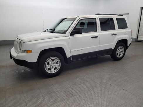 Used 2014 Jeep Patriot Sport image 2