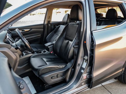 Used 2022 Nissan Rogue Sport SL image 33