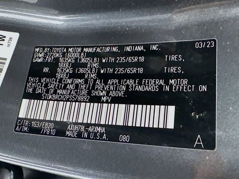 Used 2023 Toyota Highlander XLE AWD/4WD image 32
