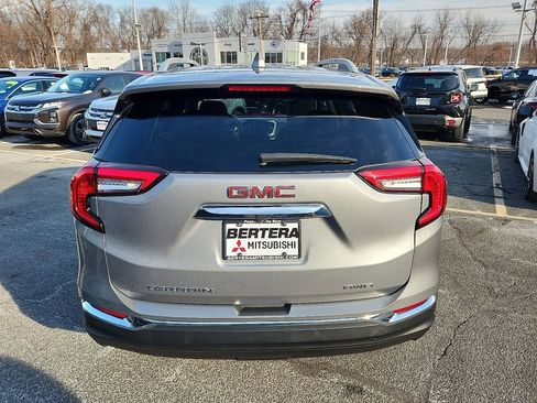 Used 2023 GMC Terrain SLT image 5