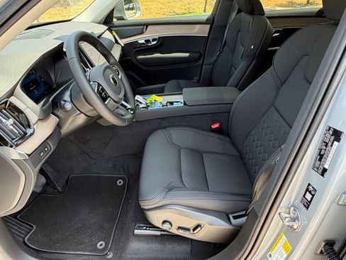 New 2026 Volvo XC90 T8 Plus w/ Protection Package Premier AWD/4WD image 19