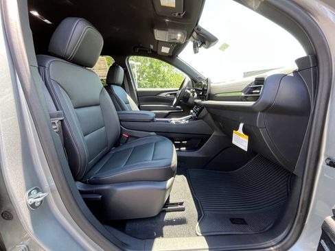 New 2026 Chevrolet Traverse LT w/ Enhanced Driving Package FWD image 19
