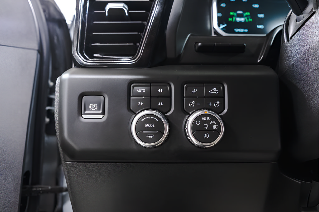 Used 2026 GMC Sierra 3500 AT4 w/ AT4 Premium Plus Package AWD/4WD image 18