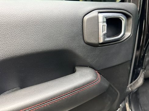 Used 2018 Jeep Wrangler Unlimited Rubicon AWD/4WD image 37