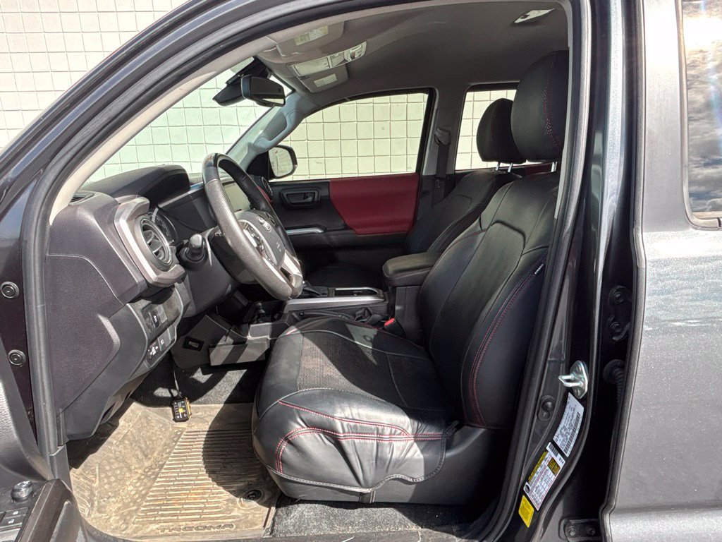 Used 2023 Toyota Tacoma SR5 w/ Technology Package AWD/4WD image 3