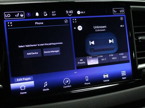 Used 2024 Chrysler Pacifica Touring-L FWD image 33