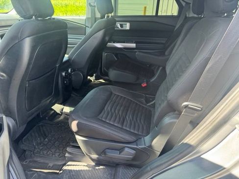 Used 2020 Ford Explorer XLT w/ Comfort Package AWD/4WD image 11