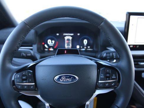 New 2026 Ford Explorer Platinum RWD image 24