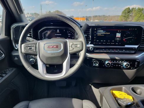 Certified 2024 GMC Sierra 1500 SLT image 15