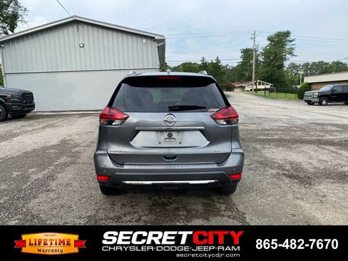 Used 2020 Nissan Rogue SV w/ Premium Package AWD/4WD image 6