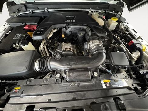 Used 2021 Jeep Gladiator Mojave AWD/4WD image 7
