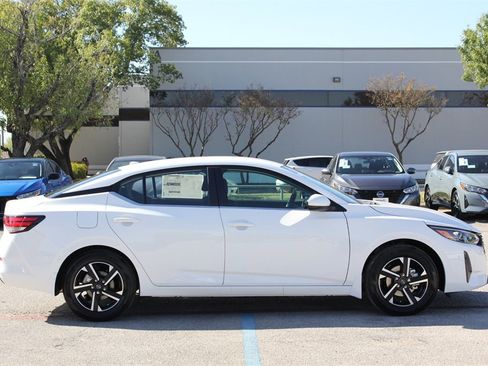 New 2025 Nissan Sentra SV image 4