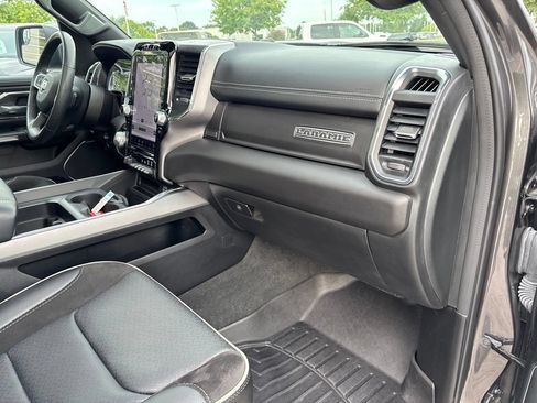 Used 2024 RAM 1500 Laramie AWD/4WD image 28