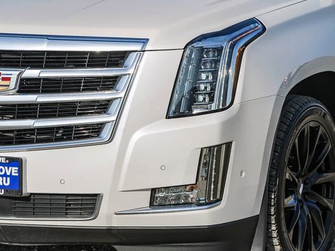Used 2017 Cadillac Escalade ESV Premium Luxury image 21