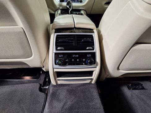 Used 2022 BMW 740i w/ Premium Package RWD image 27