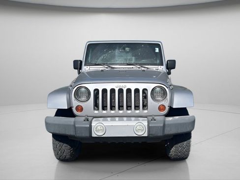 Used 2013 Jeep Wrangler Unlimited Sahara AWD/4WD image 11