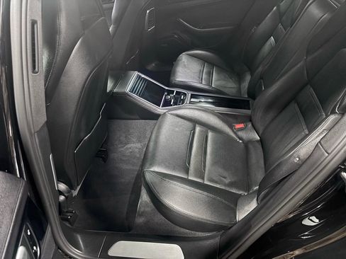 Used 2018 Porsche Panamera 4 image 12