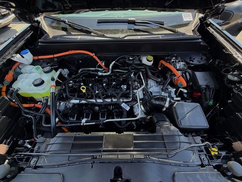 Certified 2025 Ford Maverick XLT FWD image 30