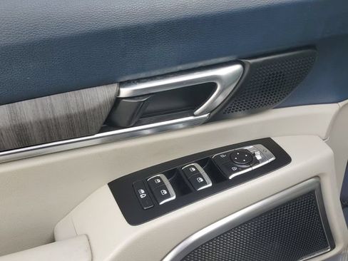 Used 2024 Kia Telluride EX w/ EX Captain's Chair Package FWD image 20