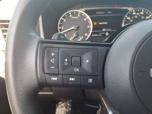 Certified 2023 Nissan Rogue SV FWD image 18