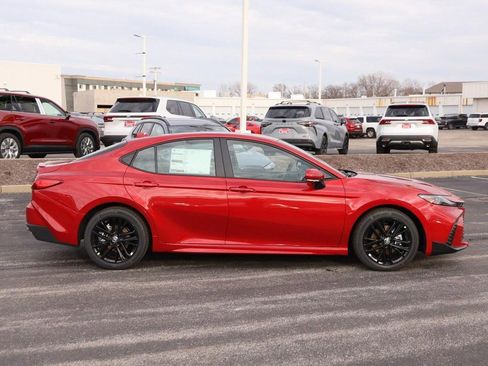 New 2026 Toyota Camry SE image 5