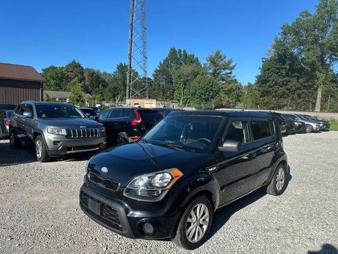 Used 2013 Kia Soul FWD image 1