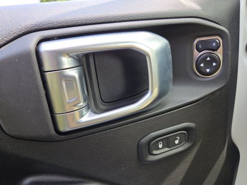 Used 2022 Jeep Wrangler Unlimited Sport AWD/4WD image 27