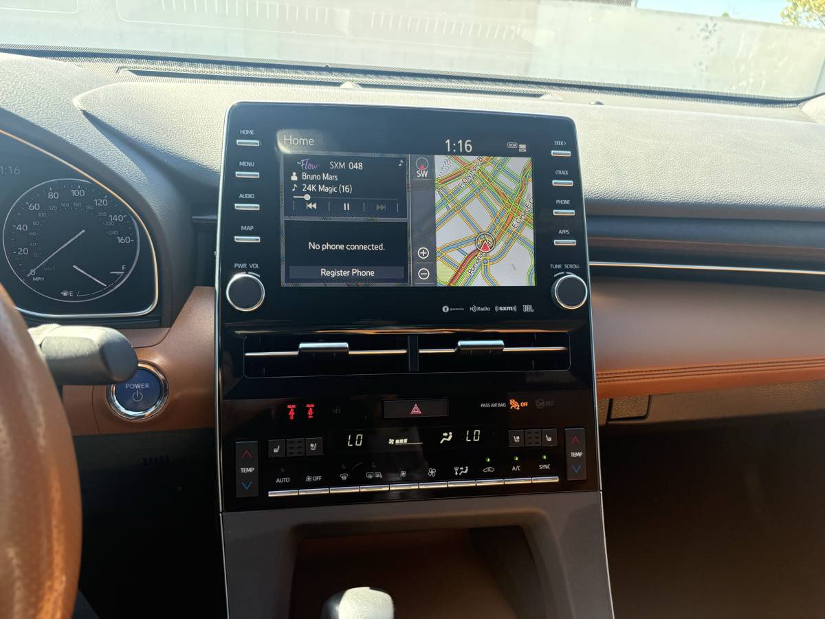 Used 2020 Toyota Avalon Limited w/ Advanced Safety Package FWD image 32