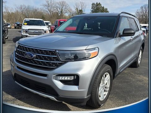 Certified 2023 Ford Explorer XLT w/ Equipment Group 202A AWD/4WD image 1