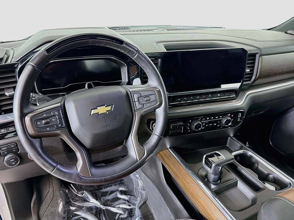 Used 2024 Chevrolet Silverado 1500 High Country w/ Technology Package AWD/4WD image 22