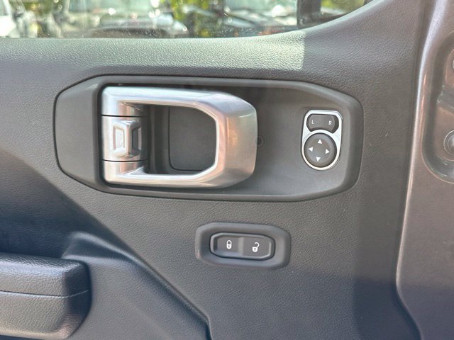 Used 2023 Jeep Gladiator Sport AWD/4WD image 11