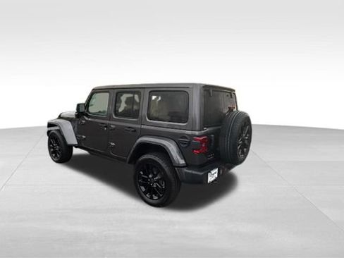 Used 2025 Jeep Wrangler Unlimited Sahara w/ Safety Group image 4