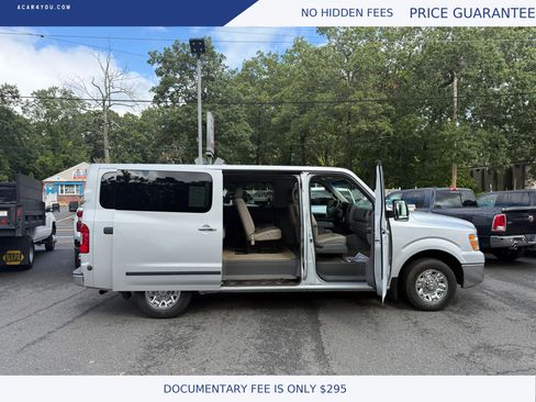Used 2012 Nissan NV 3500 SL w/ Technology Pkg image 9
