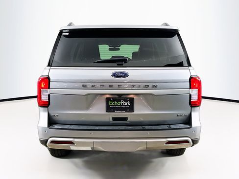 Used 2024 Ford Expedition Max XLT image 7