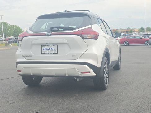 Used 2024 Nissan Kicks SV w/ Interior Electronics Package FWD image 9