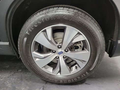 Used 2024 Subaru Ascent Premium w/ Convenience Package image 10