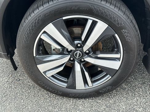 Certified 2024 Nissan Rogue SL w/ SL Premium Package AWD/4WD image 9