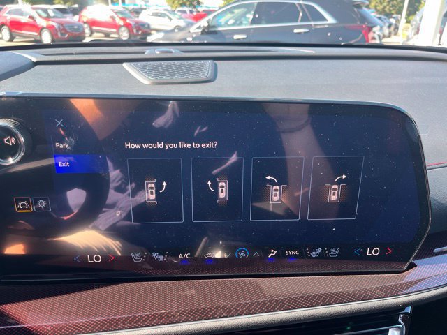 New 2027 Chevrolet Traverse RS w/ LPO, Floor Liner Package FWD image 36