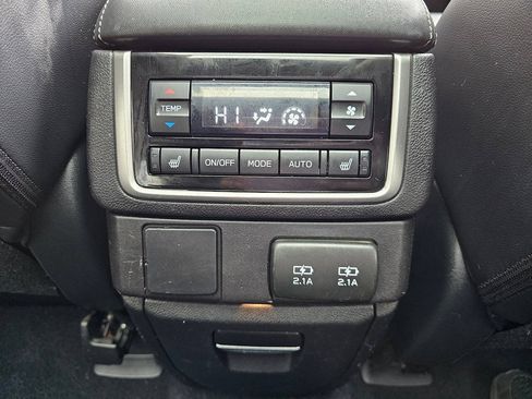 Used 2019 Subaru Ascent Limited AWD/4WD image 33